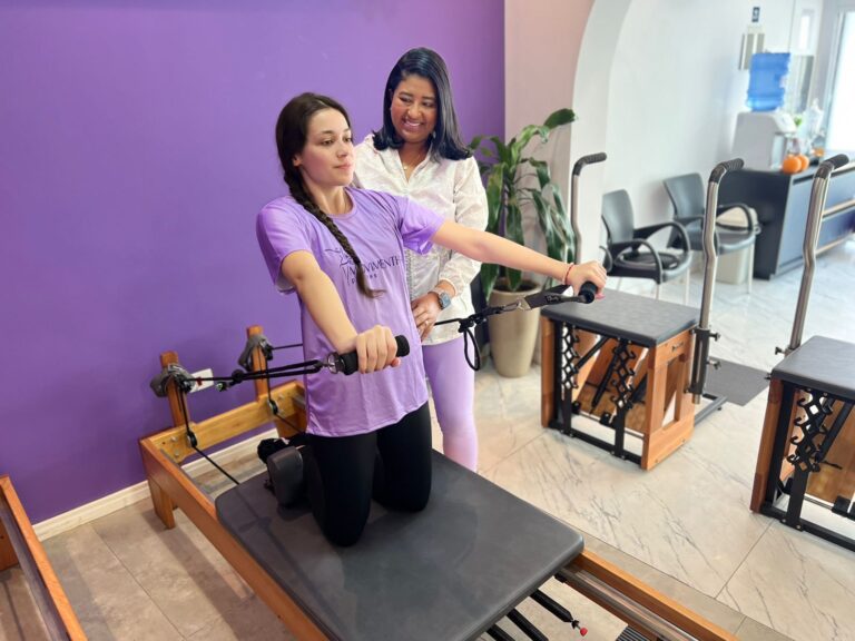 Leia mais sobre o artigo O Reformer e o Papel Fundamental na Prática do Pilates Clínico e Funcional na Movimentha Pilates