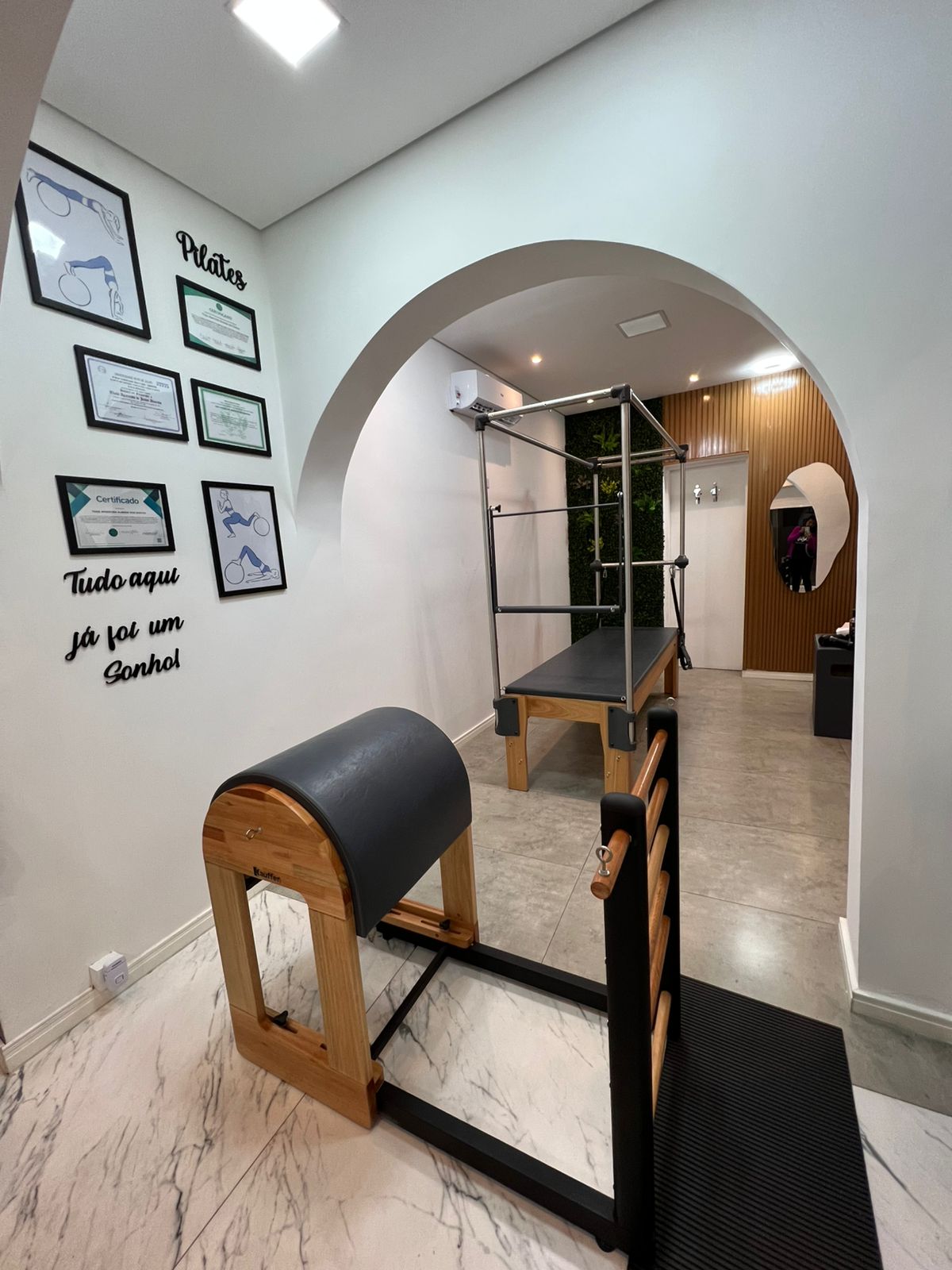 studio de pilates maquina de pilates ferramenta de pilates